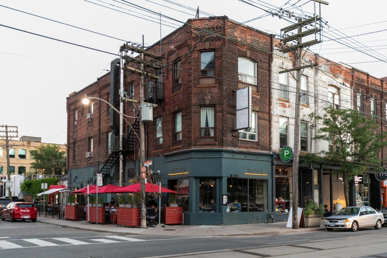 Apartment Gorgeous Park House W Parking On Queen West *